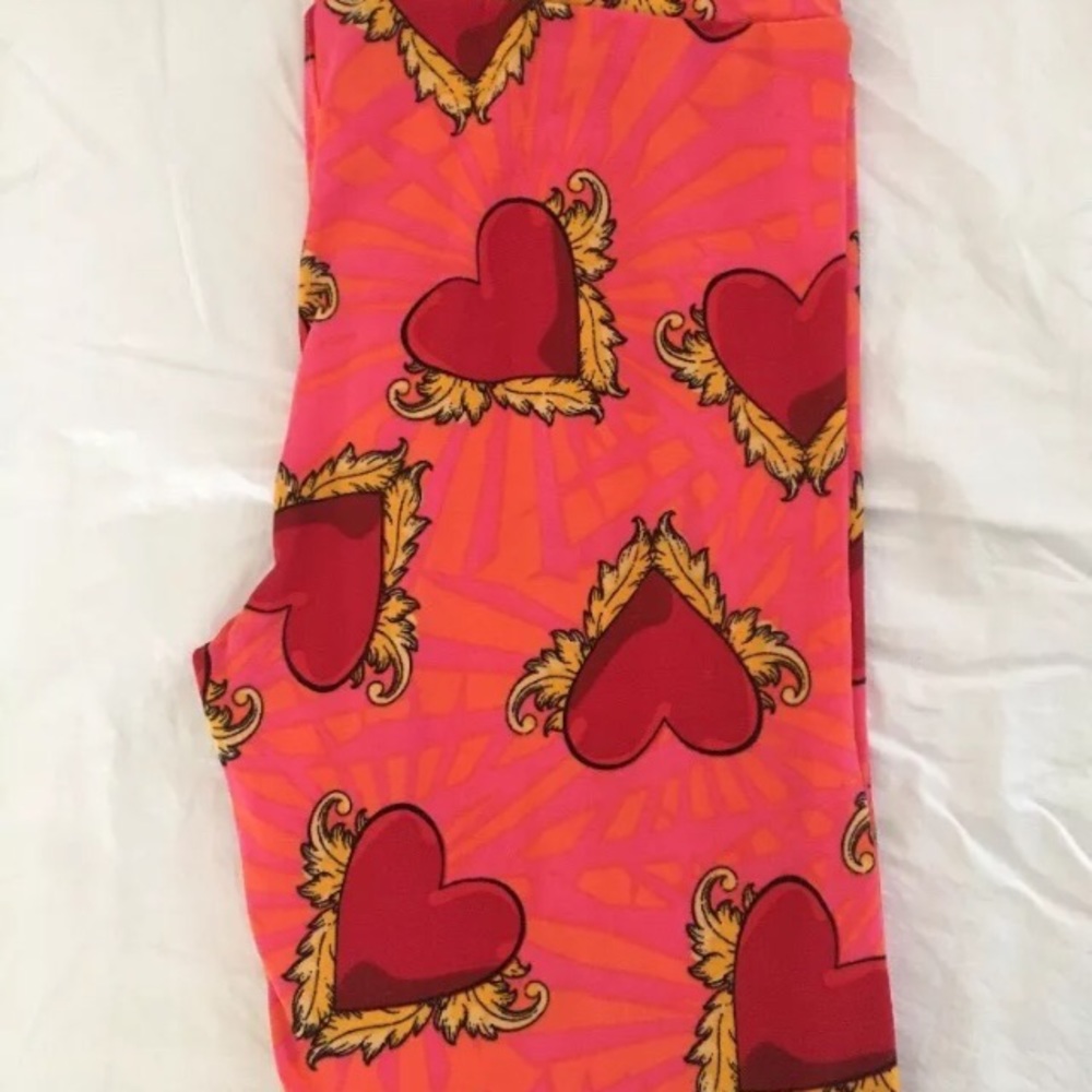Lularoe OS one size Valentine's leggings hearts